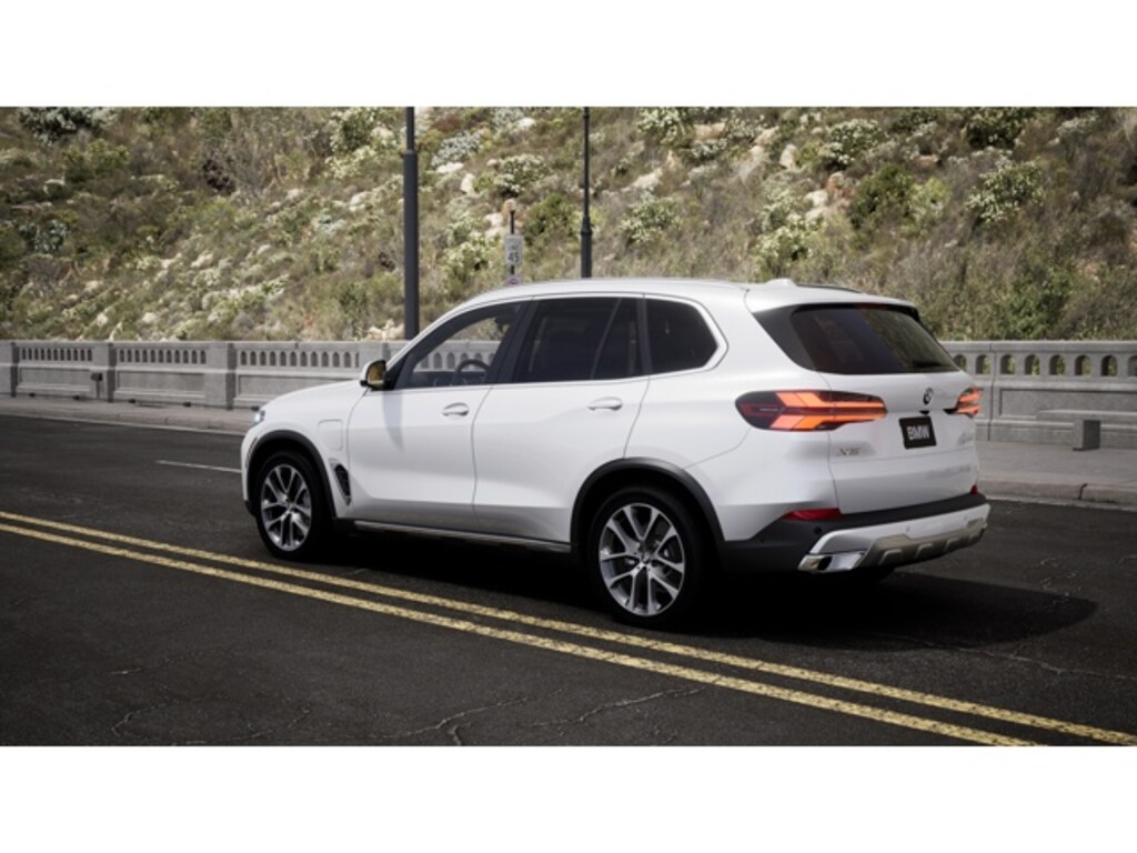 New 2026 BMW X5 PHEV xDrive50e SUV