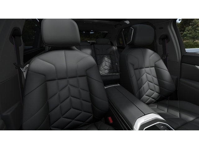 2026 BMW 7 Series 750e - Photo 40