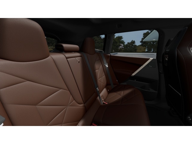2026 BMW 5 Series 550e - Photo 33