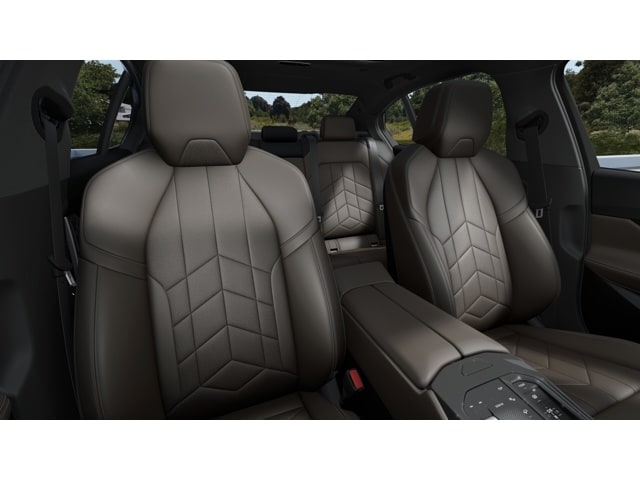 2026 BMW 5 Series 550e - Photo 40