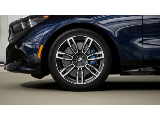 2025 BMW 5 Series 530i - Photo 24