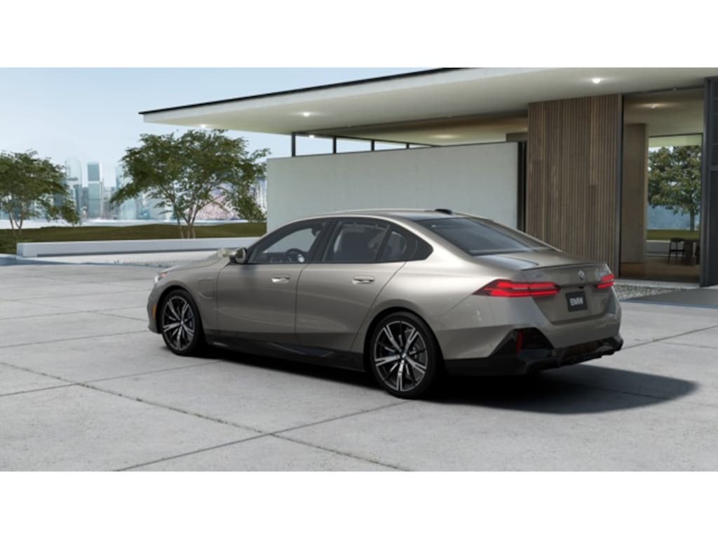 New 2027 BMW 550e xDrive Sedan