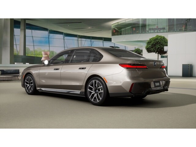2026 Bmw 750e photo 2