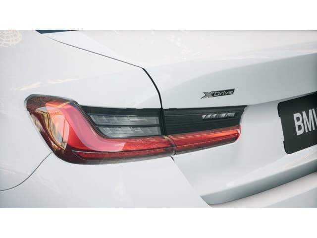 2025 BMW 3 Series 330i - Photo 8