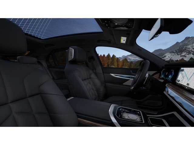 2026 BMW 7 Series 750e - Photo 36