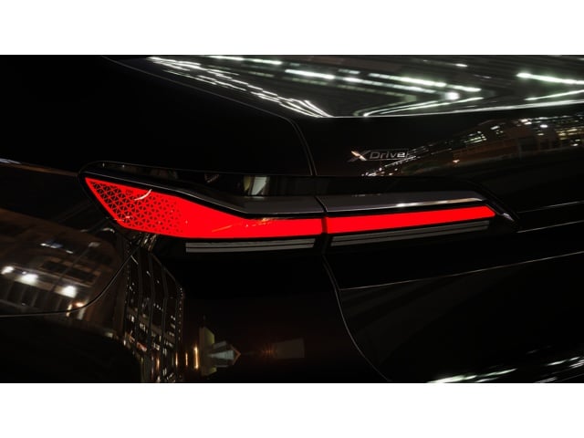 2025 BMW 7 Series 750e - Photo 52