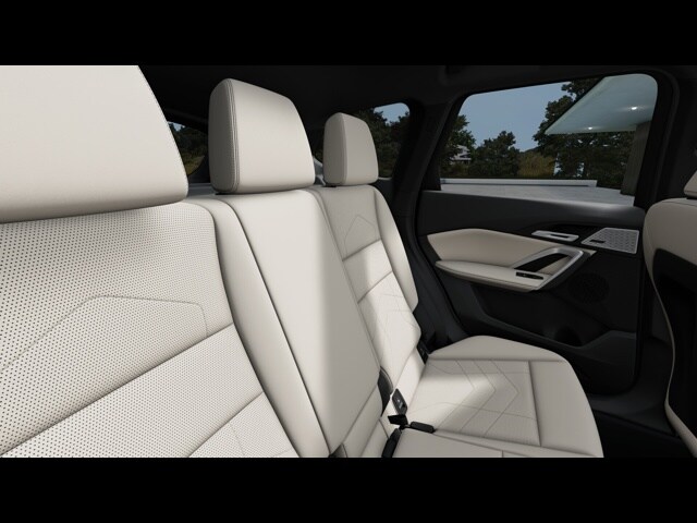 2025 BMW X1 28i - Photo 38