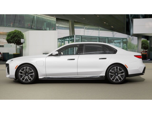 2026 Bmw 750e photo 4
