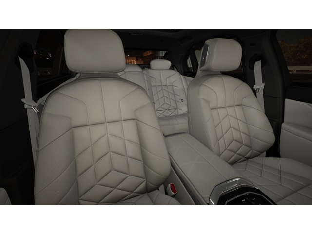 2025 BMW 7 Series 750e - Photo 55