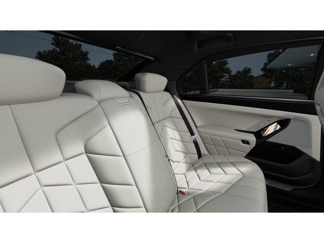 2026 BMW 7 Series 760i - Photo 12