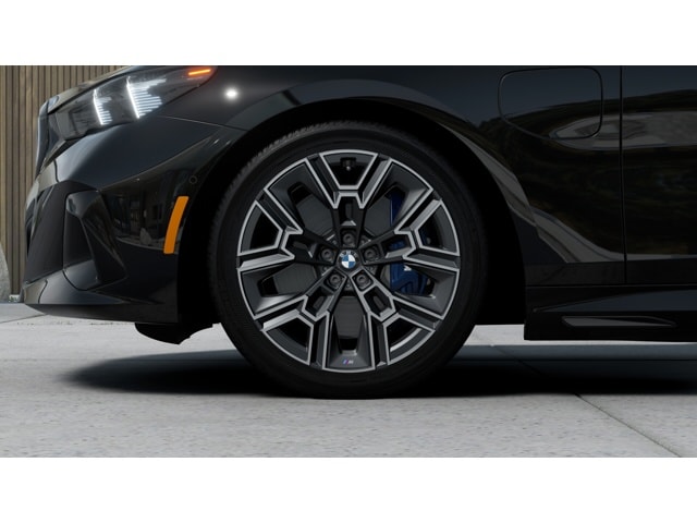 2027 BMW 5 Series 550e - Photo 34