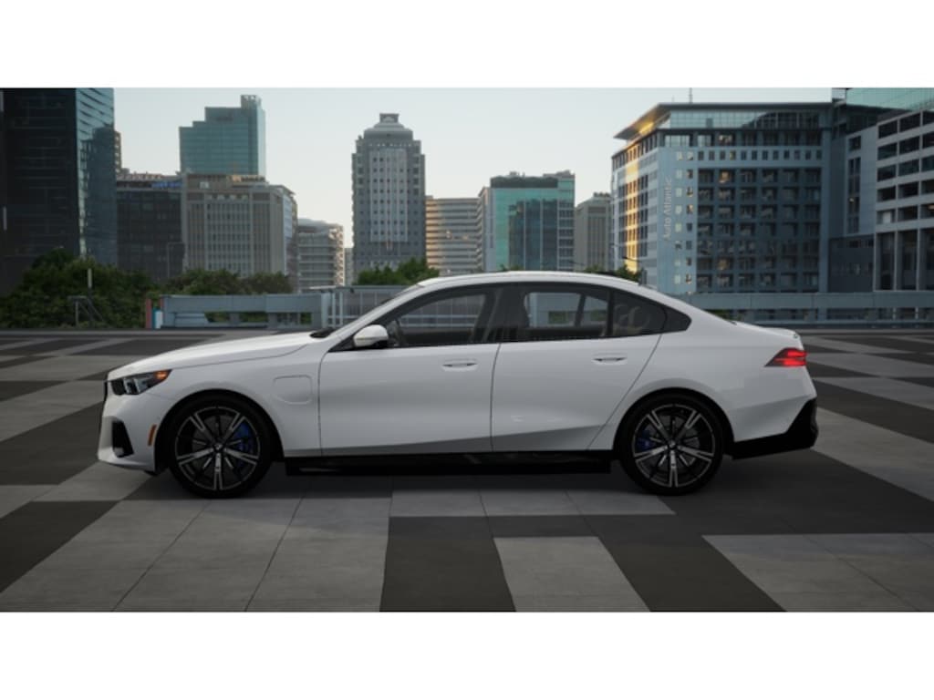 New 2026 BMW 550e xDrive Sedan