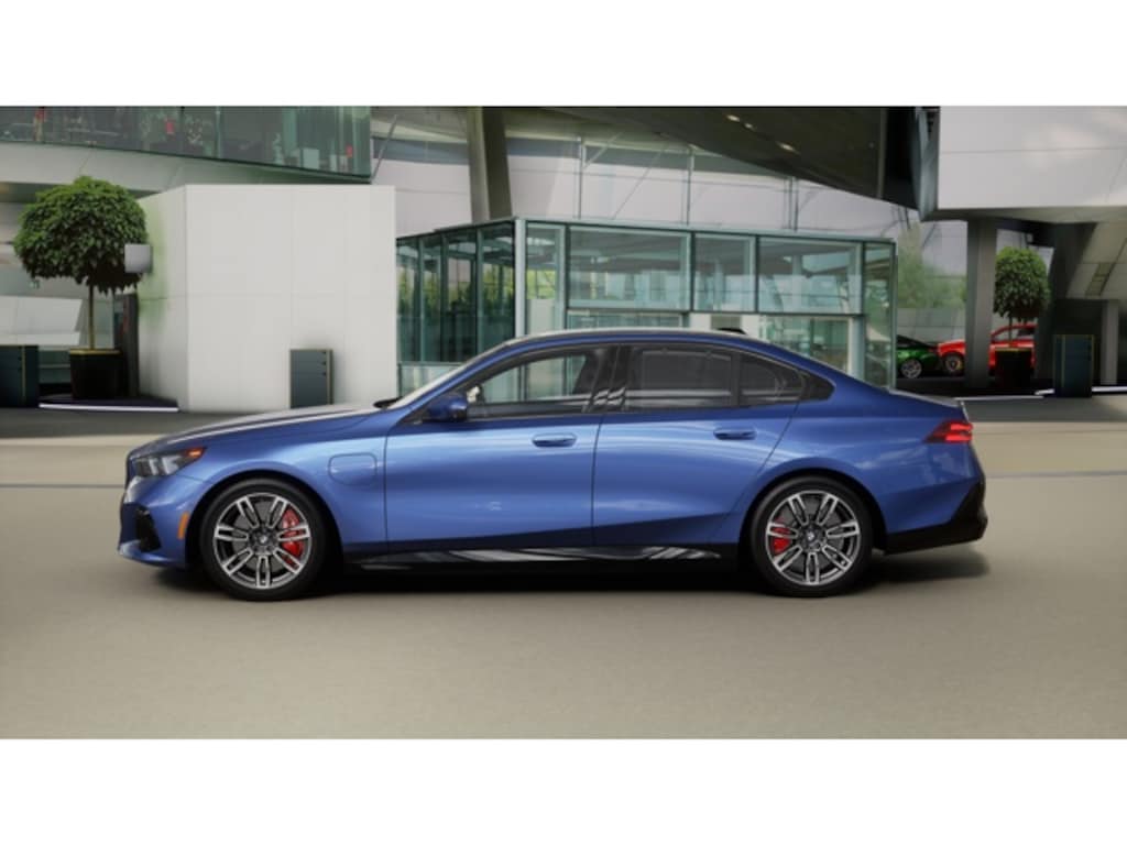 New 2026 BMW 550e xDrive Sedan