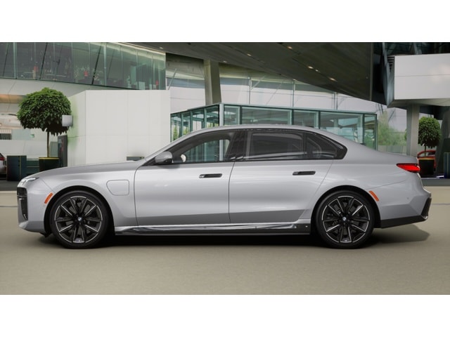 2025 BMW 7 Series 750e - Photo 21