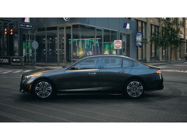 2026 Bmw 550e 550e xDrive photo 4