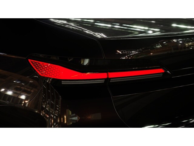 2025 BMW 7 Series 750e - Photo 52