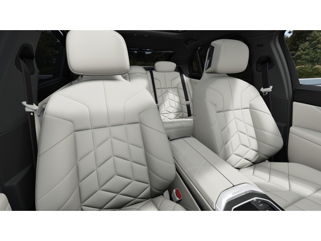 2026 BMW 7 Series 760i - Photo 11