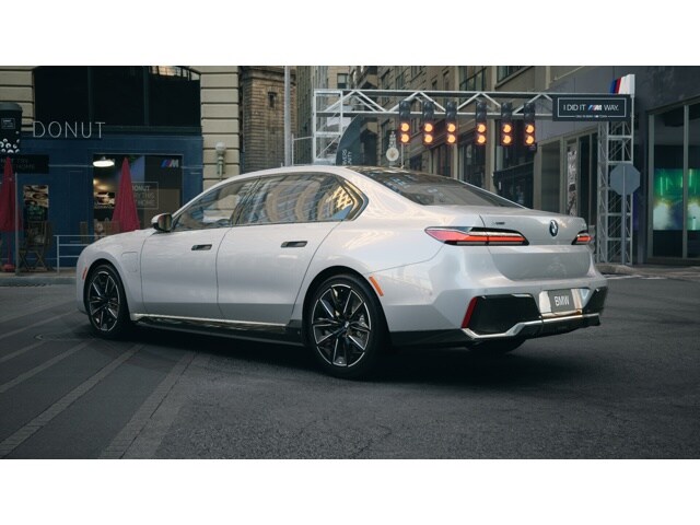 2025 Bmw 750e 750e xDrive photo 2