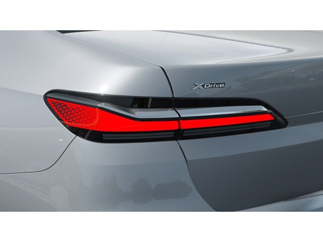 2026 BMW 7 Series 750e - Photo 9
