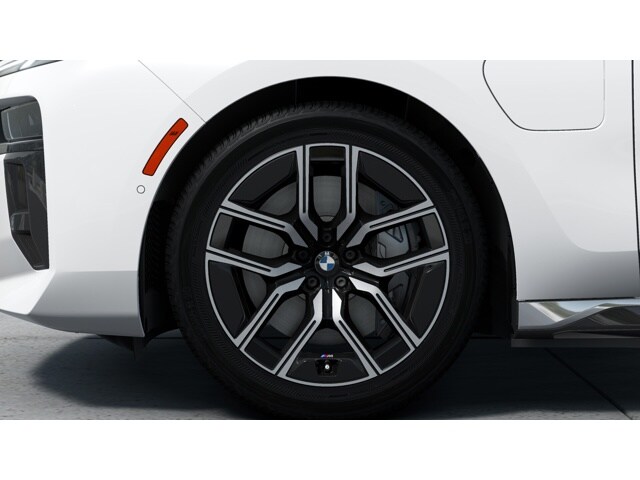 2025 BMW 7 Series 750e - Photo 43