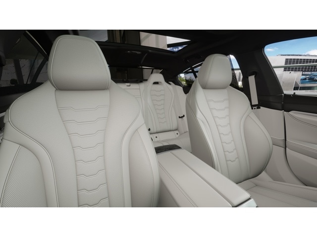 2025 BMW iX M60 - Photo 29