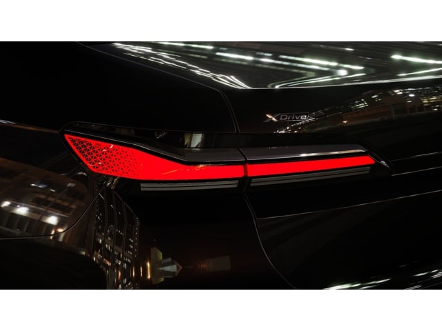 2025 BMW 7 Series 750e - Photo 52