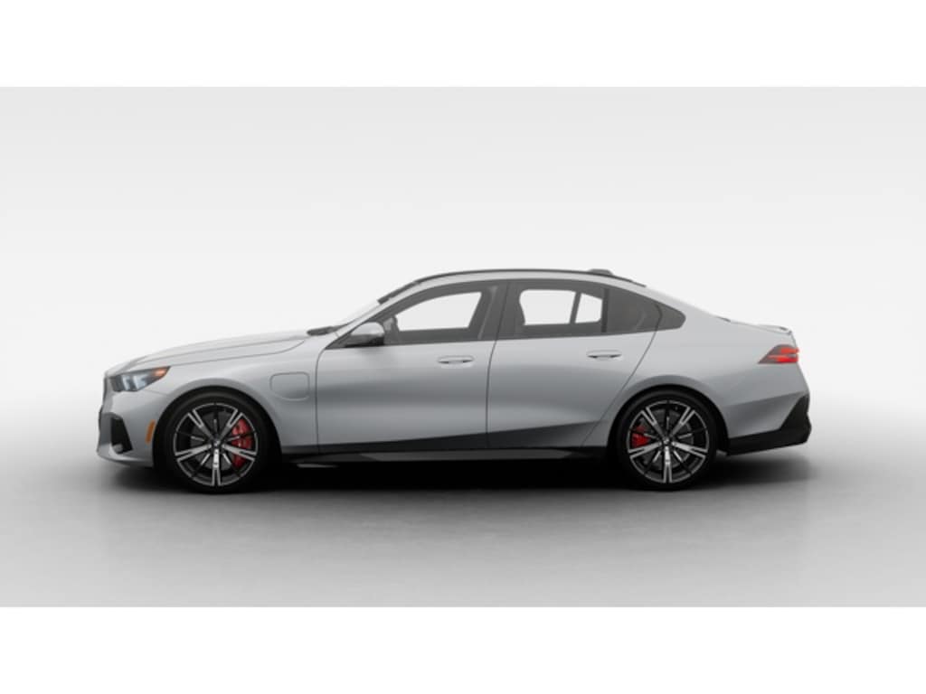 New 2026 BMW 550e xDrive Sedan