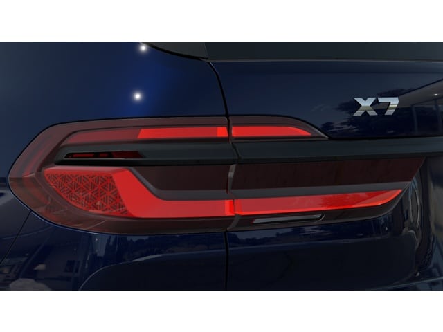 2025 BMW X7 M60i - Photo 31