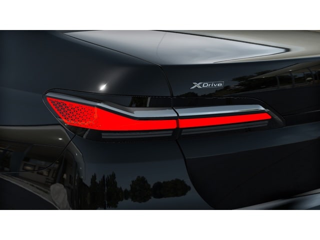 2025 BMW 7 Series 750e - Photo 23