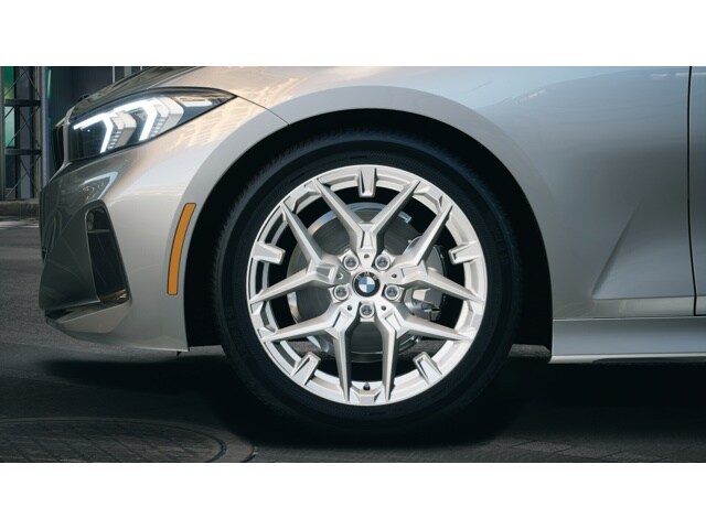 2025 BMW 3 Series 330i - Photo 39