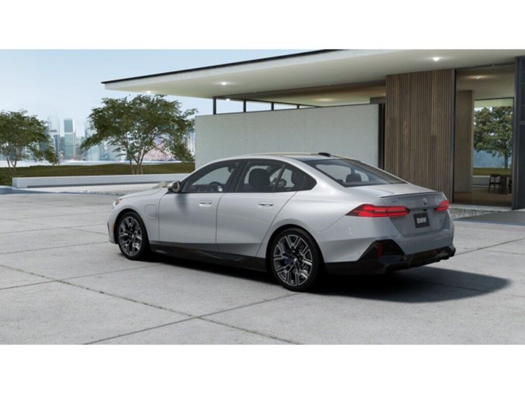 New 2027 BMW 550e xDrive Sedan