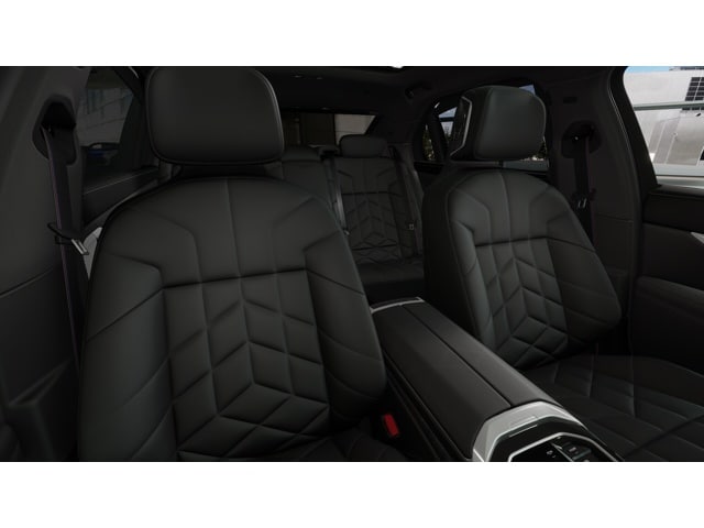 2026 BMW 7 Series 750e - Photo 38