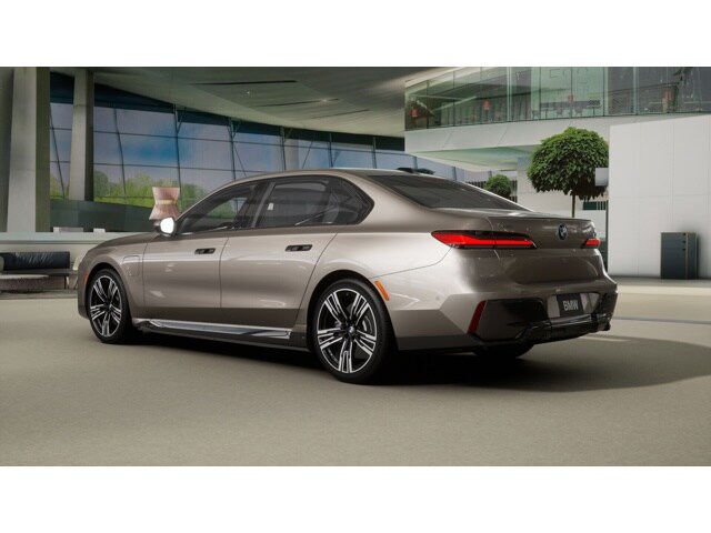 2026 Bmw 750e photo 2