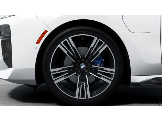 2026 BMW 7 Series 750e - Photo 37