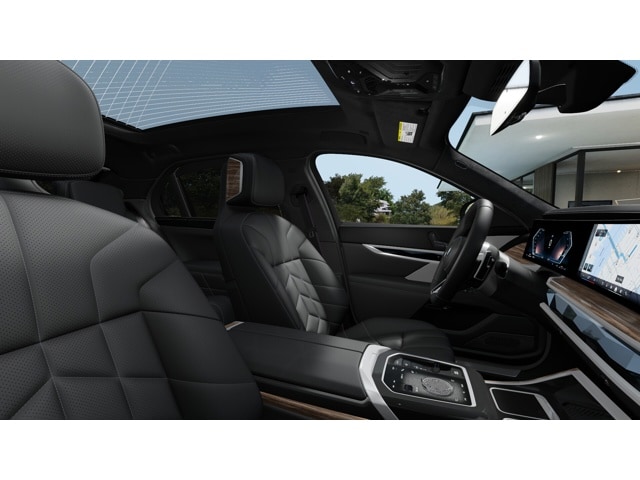 2025 BMW 7 Series 760i - Photo 37