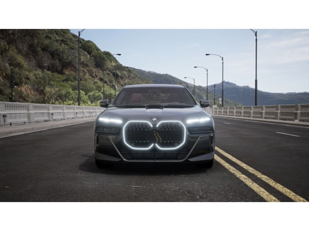 New 2026 BMW 740i xDrive Sedan