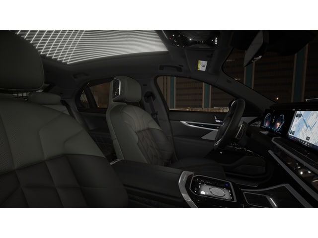 2025 BMW 7 Series 760i - Photo 9