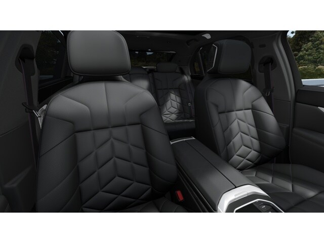 2026 BMW 7 Series 750e - Photo 39
