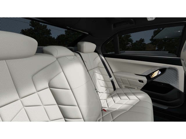 2026 BMW 7 Series 740i - Photo 37