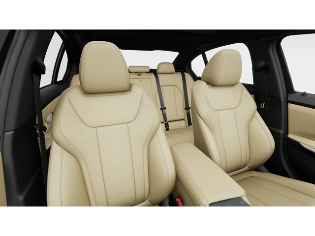 2025 BMW 3 Series 330i - Photo 36