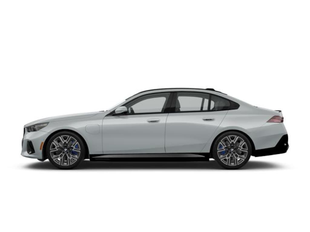 New 2026 BMW 550e xDrive Sedan