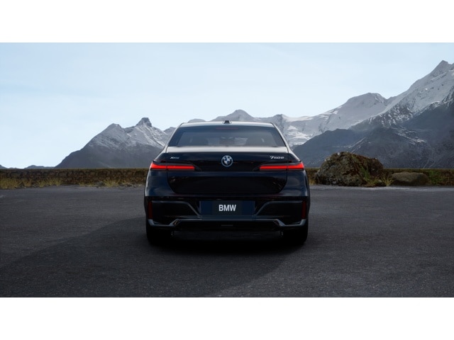 2026 BMW 7 Series 750e - Photo 42