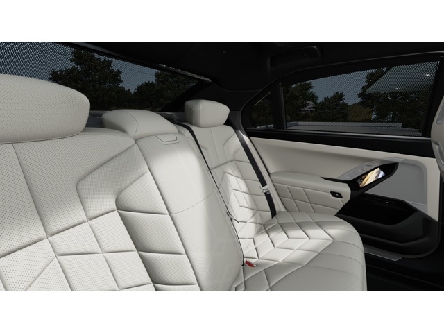 2026 BMW 7 Series 750e - Photo 12