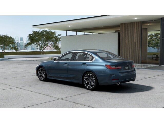 2026 Bmw 330i Sedan photo 2