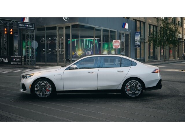 2026 Bmw 550e xDrive photo 4