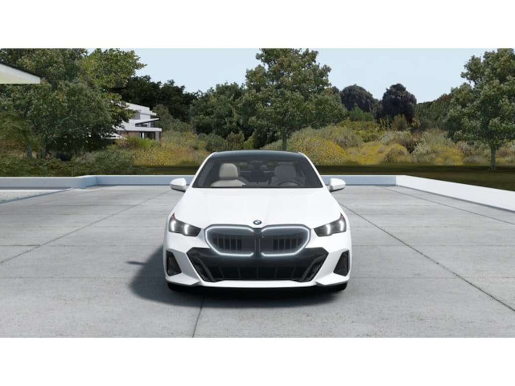 New 2026 BMW 550e xDrive Sedan