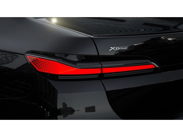 2025 BMW 7 Series 760i - Photo 37