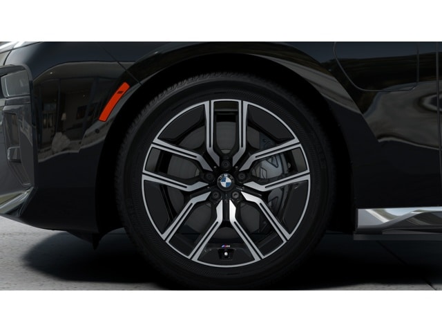 2025 BMW 7 Series 750e - Photo 22