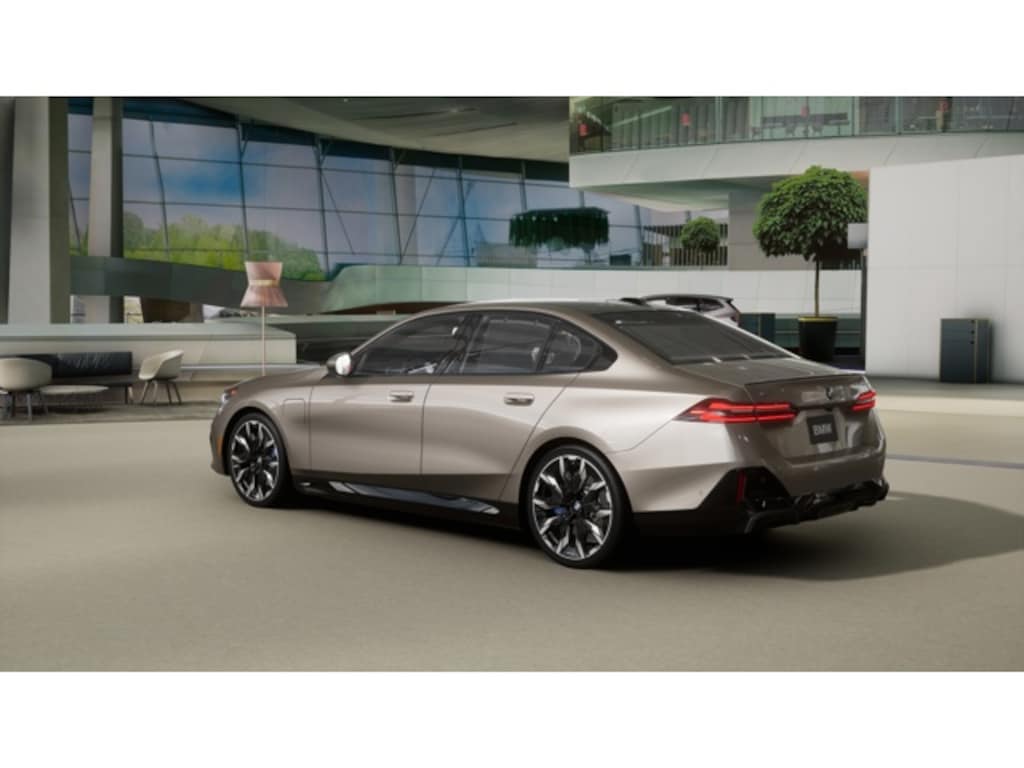 New 2026 BMW 550e xDrive Sedan