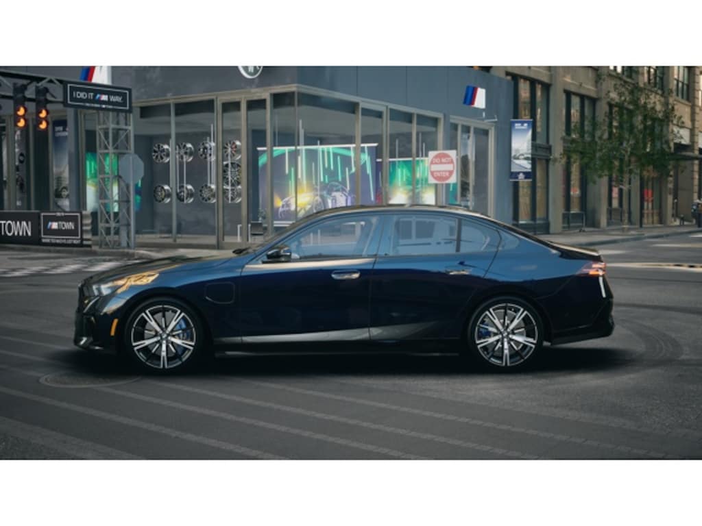 New 2026 BMW 5 Series 550e xDrive Sedan